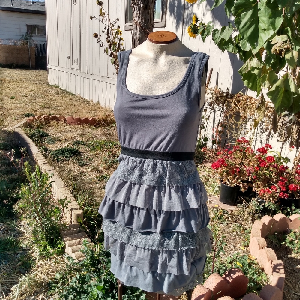 Xhilaration Sz S grey tiered skirt dress